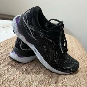 Asics Womens SZ 9.5 Gel Nimbus 24 1012B202 Black Running Shoes